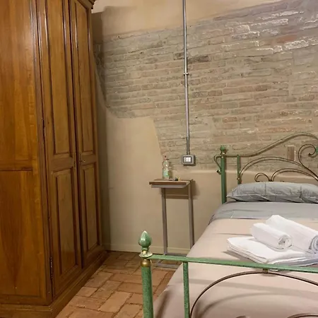 Ladolcevita * Ostra