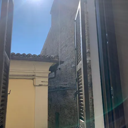Ladolcevita *